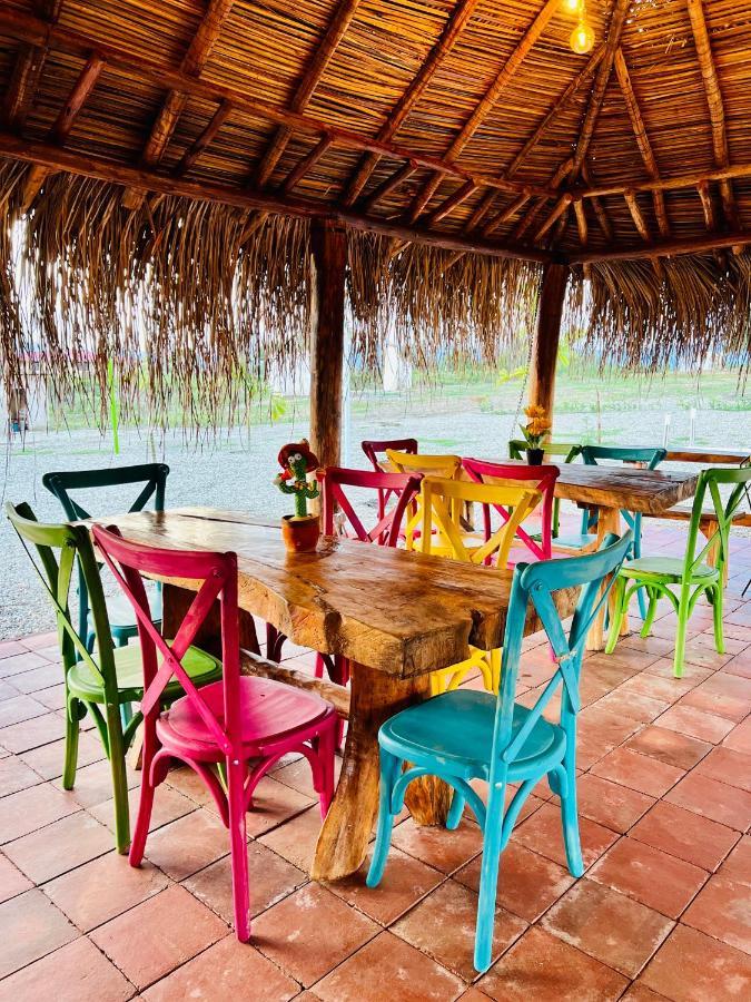 Hotel Luna Azul Tatacoa Вилявеха Екстериор снимка