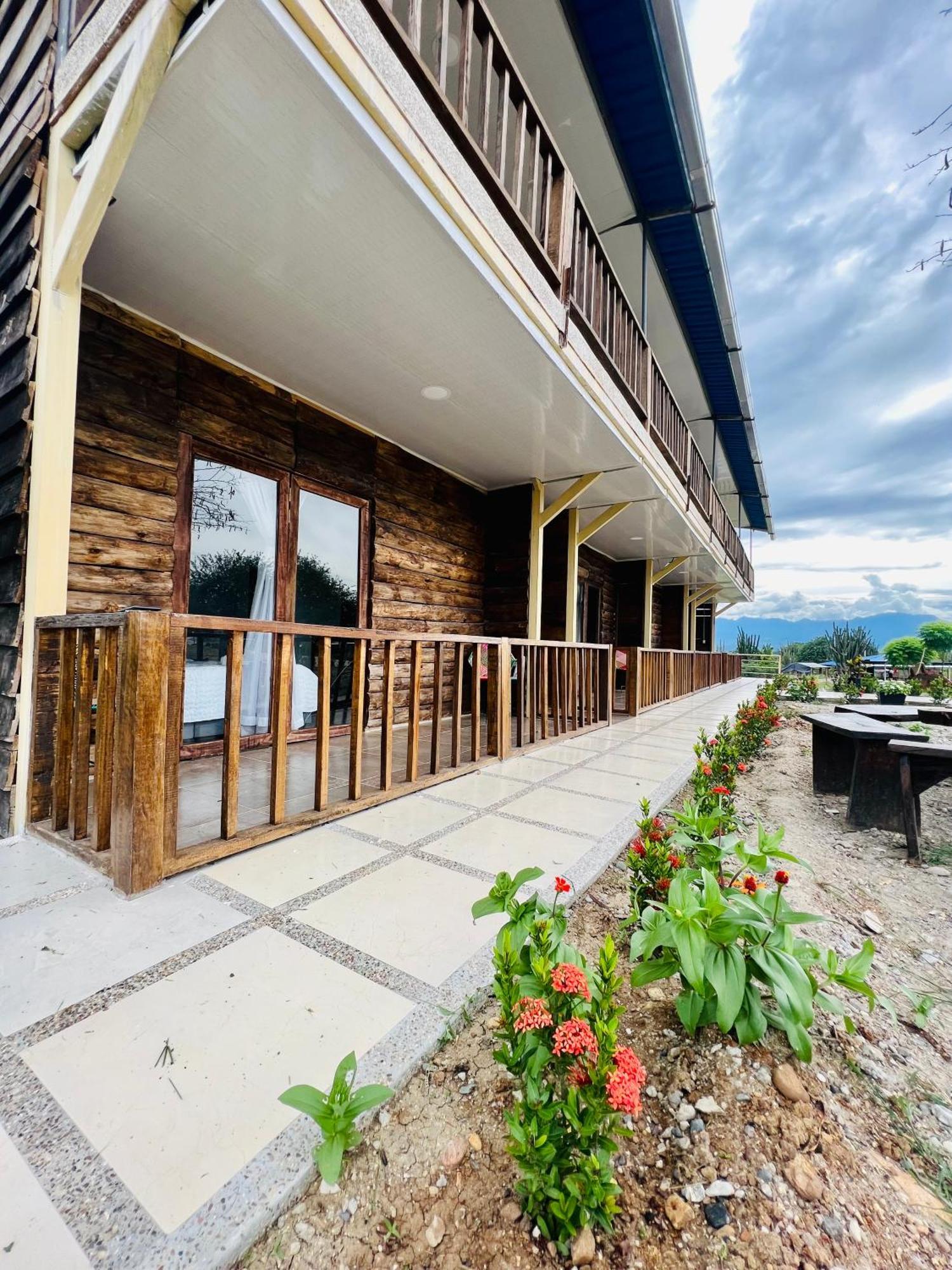 Hotel Luna Azul Tatacoa Вилявеха Екстериор снимка